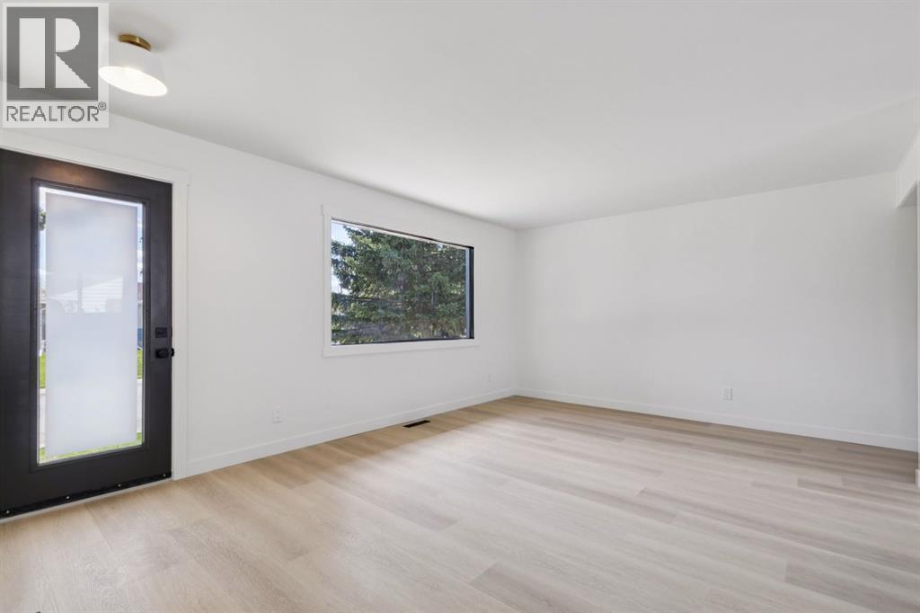 816 Avonlea Place SE - 5