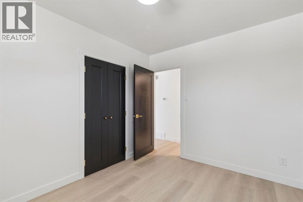816 Avonlea Place SE - 12