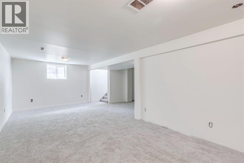 816 Avonlea Place SE - 17