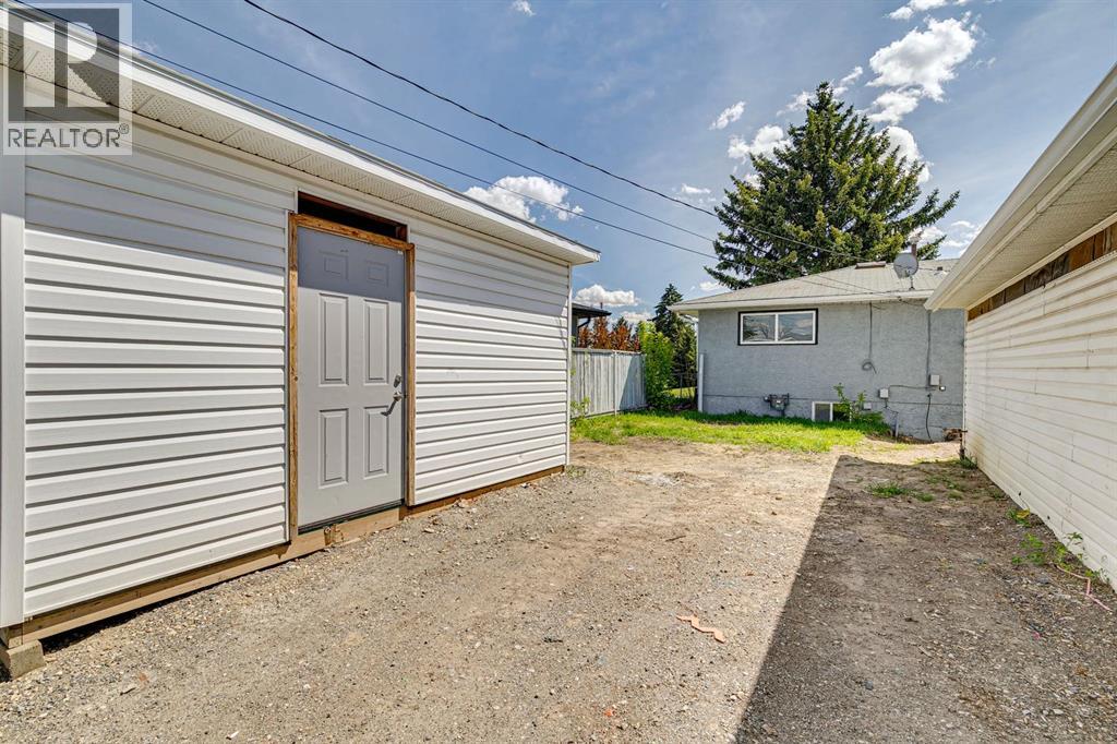 816 Avonlea Place SE - 21