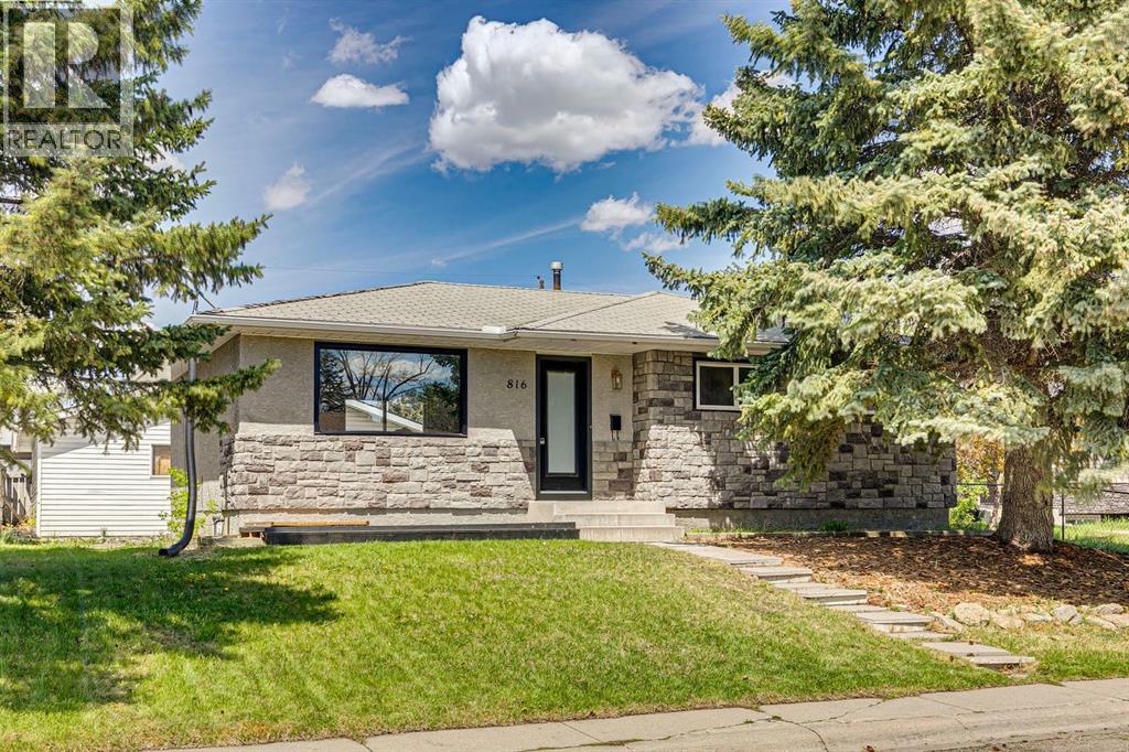 816 Avonlea Place SE - 3