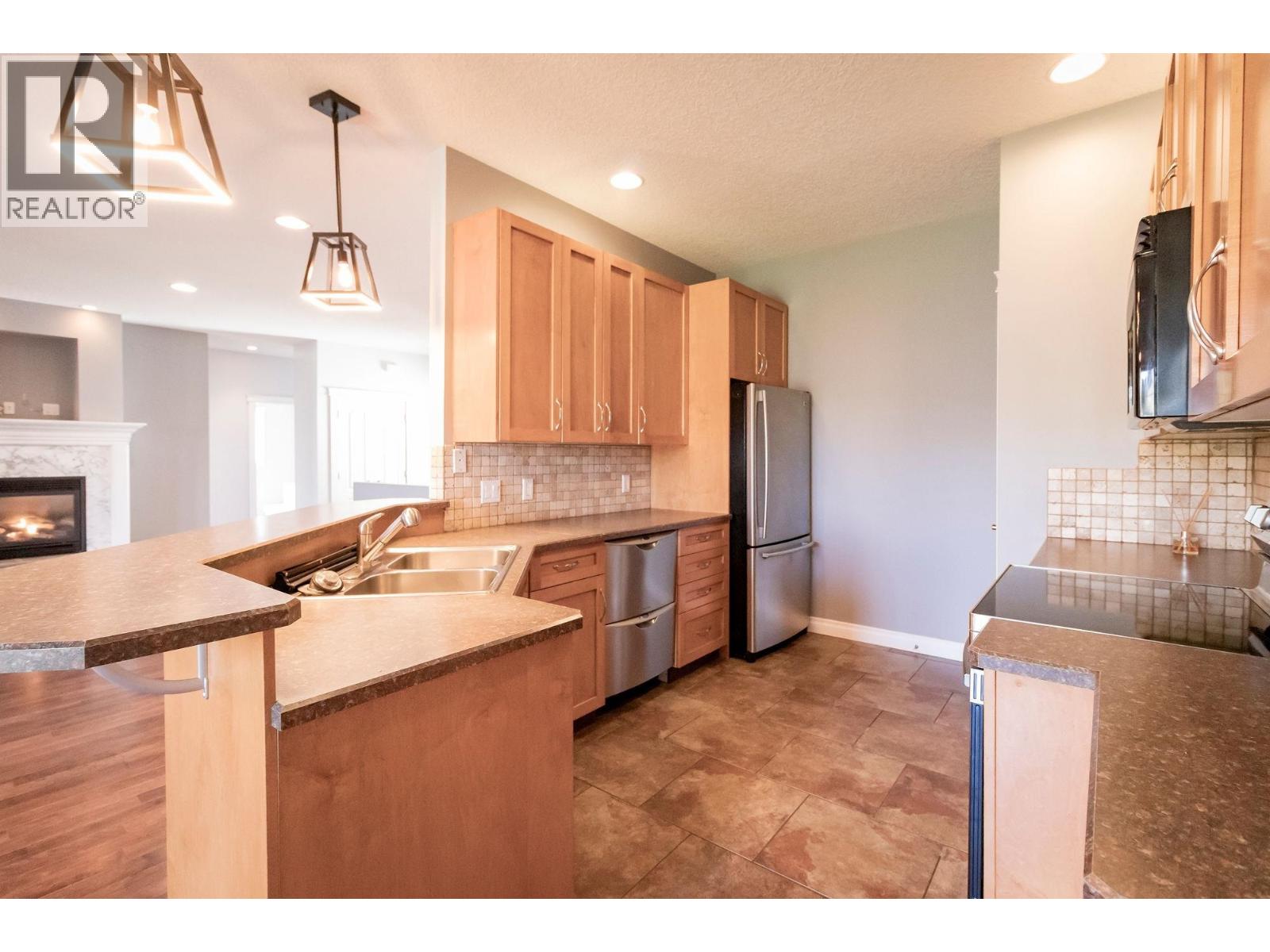 11007 88A STREET - 15