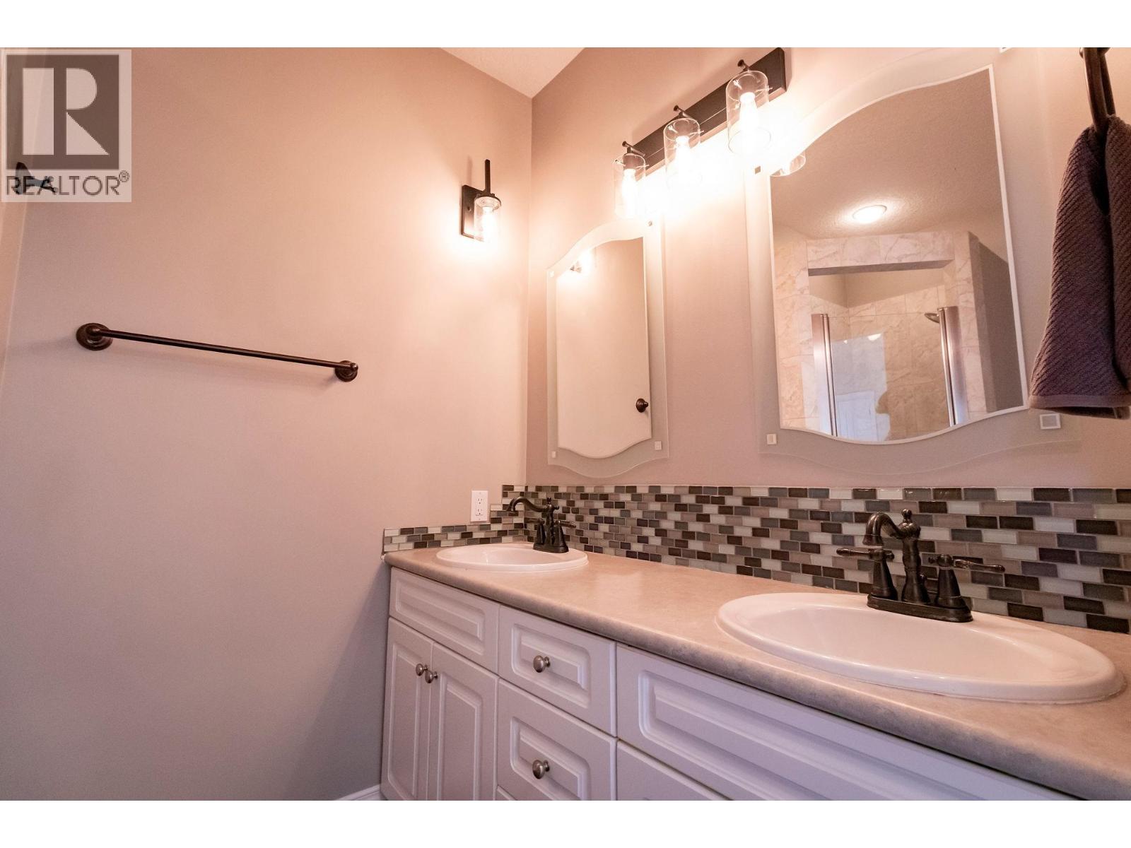 11007 88A STREET - 25