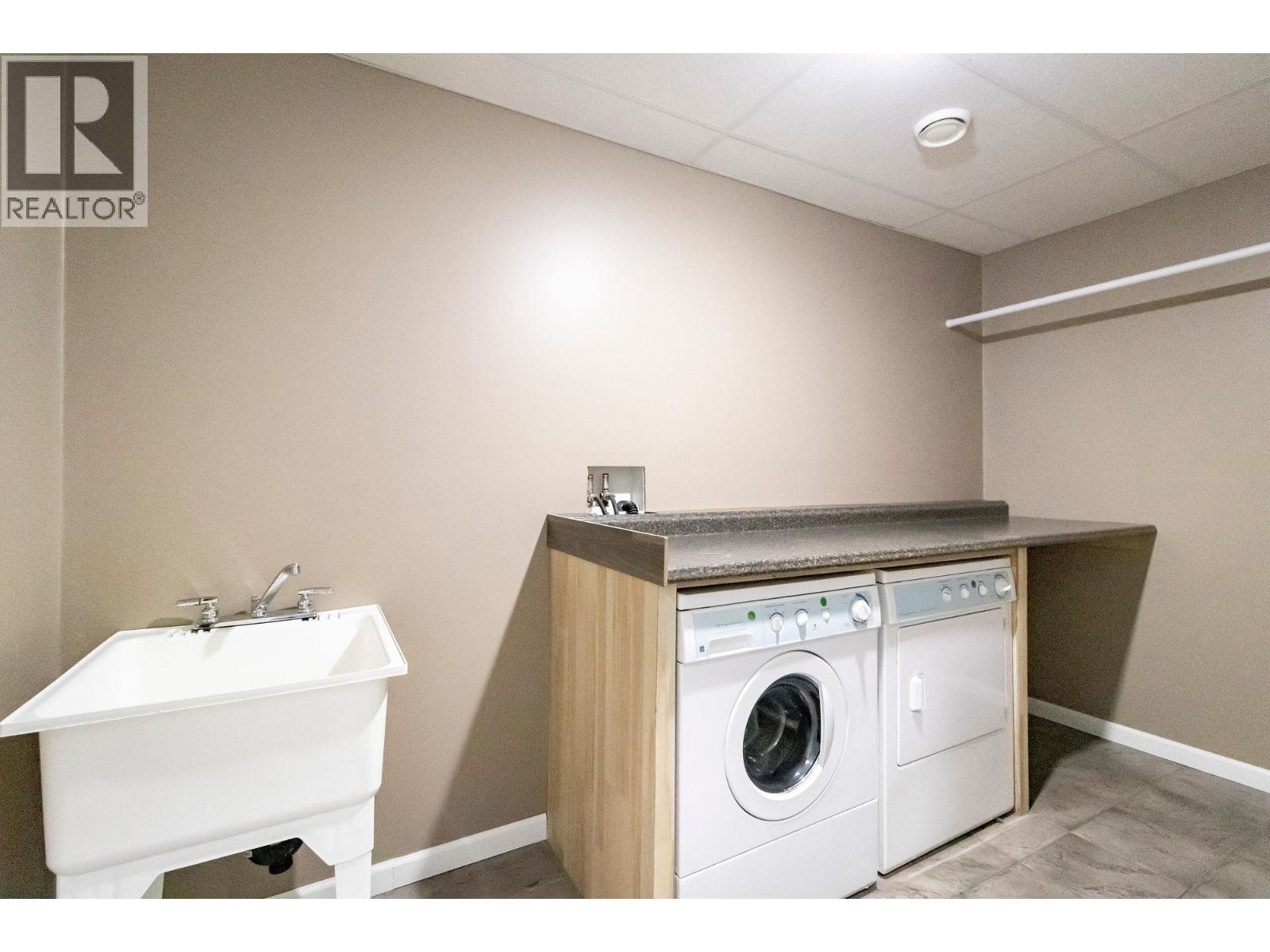 11007 88A STREET - 39