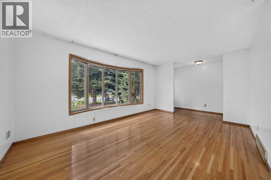 135 Huntcroft Way NE - photo 5