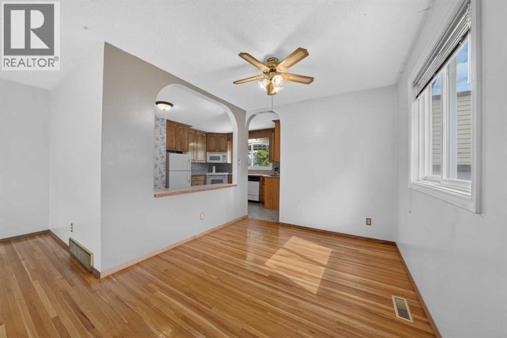 135 Huntcroft Way NE - photo 4
