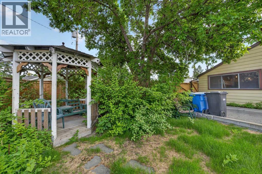 135 Huntcroft Way NE — photo 25