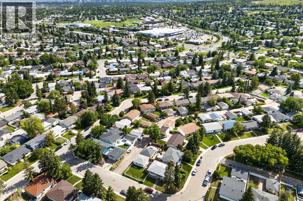 135 Huntcroft Way NE — photo 33