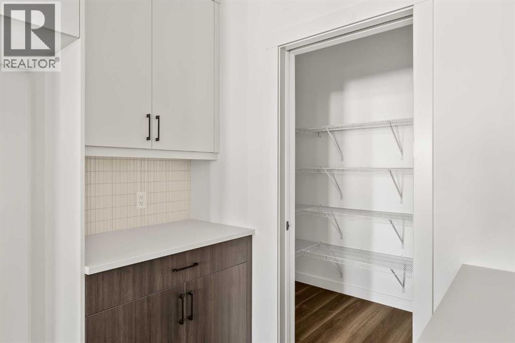 1133 Chinook Gate Bay SW - 14
