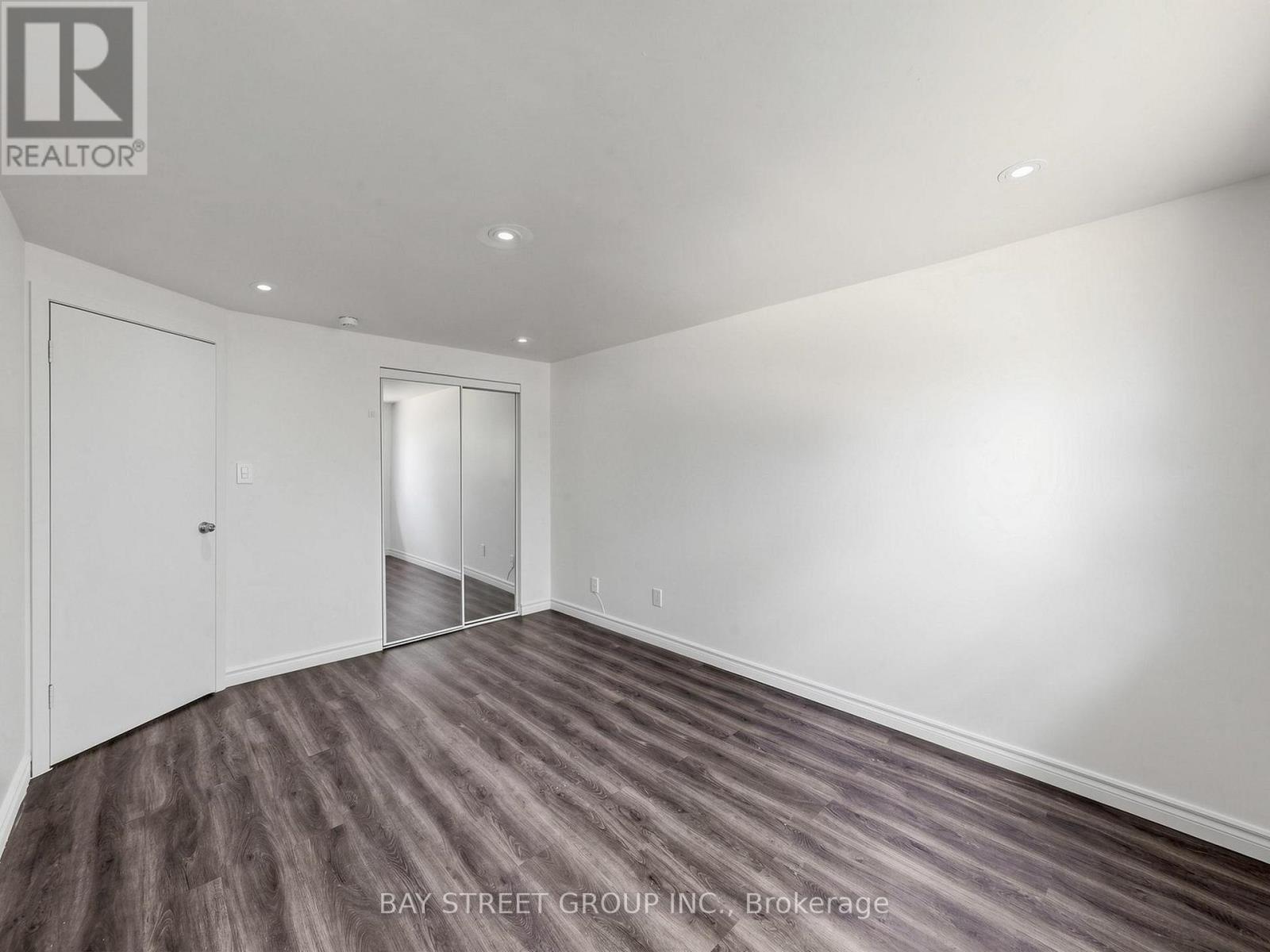 1108 VALLEY COURT - 21