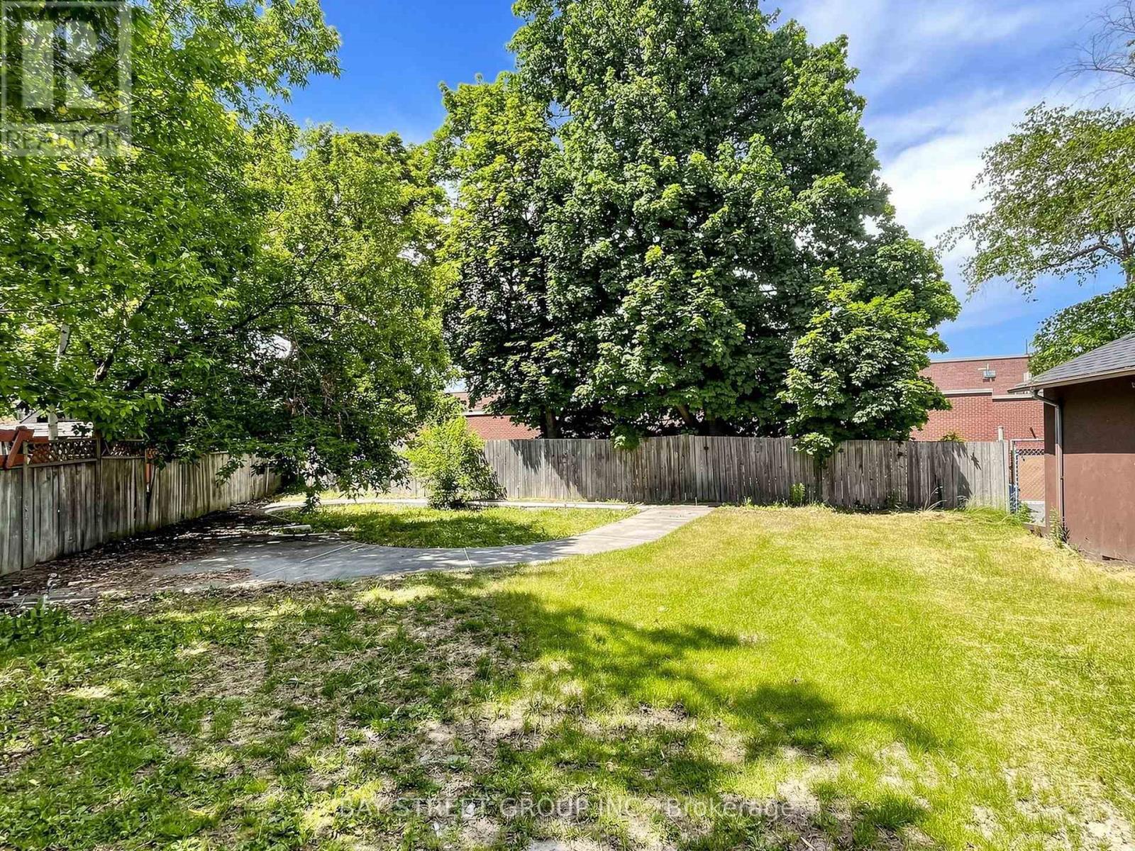 1108 VALLEY COURT - 36