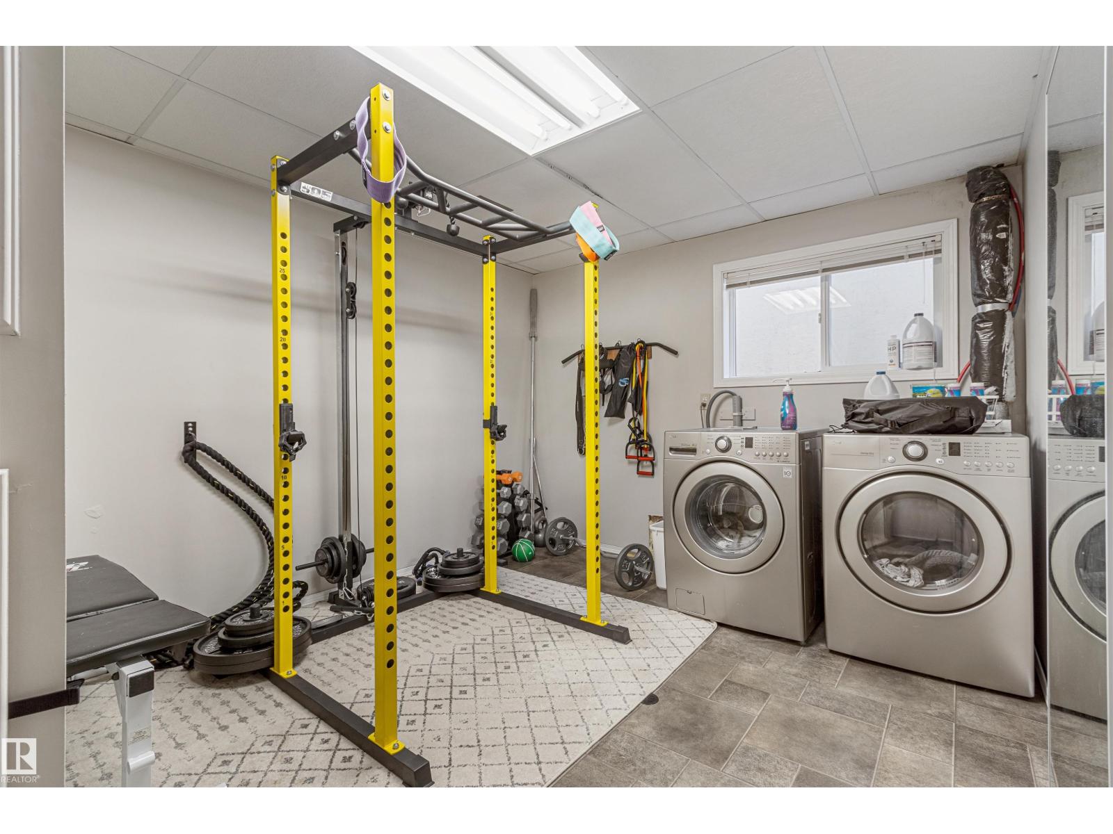 4117 46 AV — photo 37