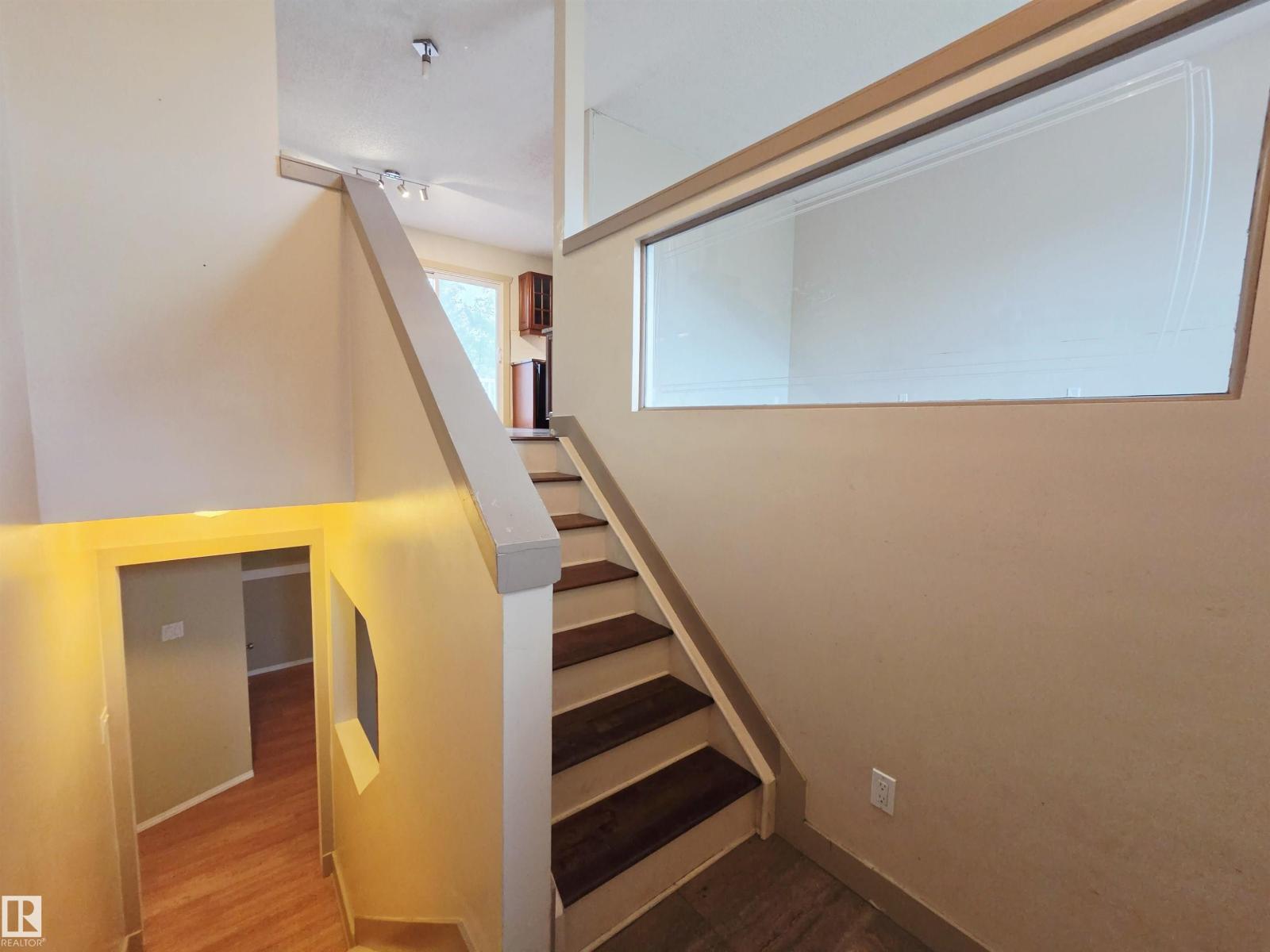 114 WESTBOURNE RD — photo 16