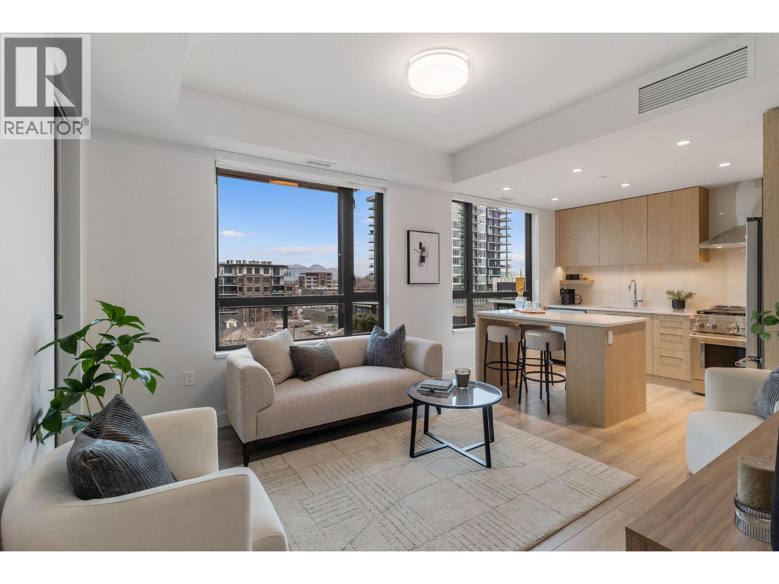 #203 3051 Abbott Street - 1