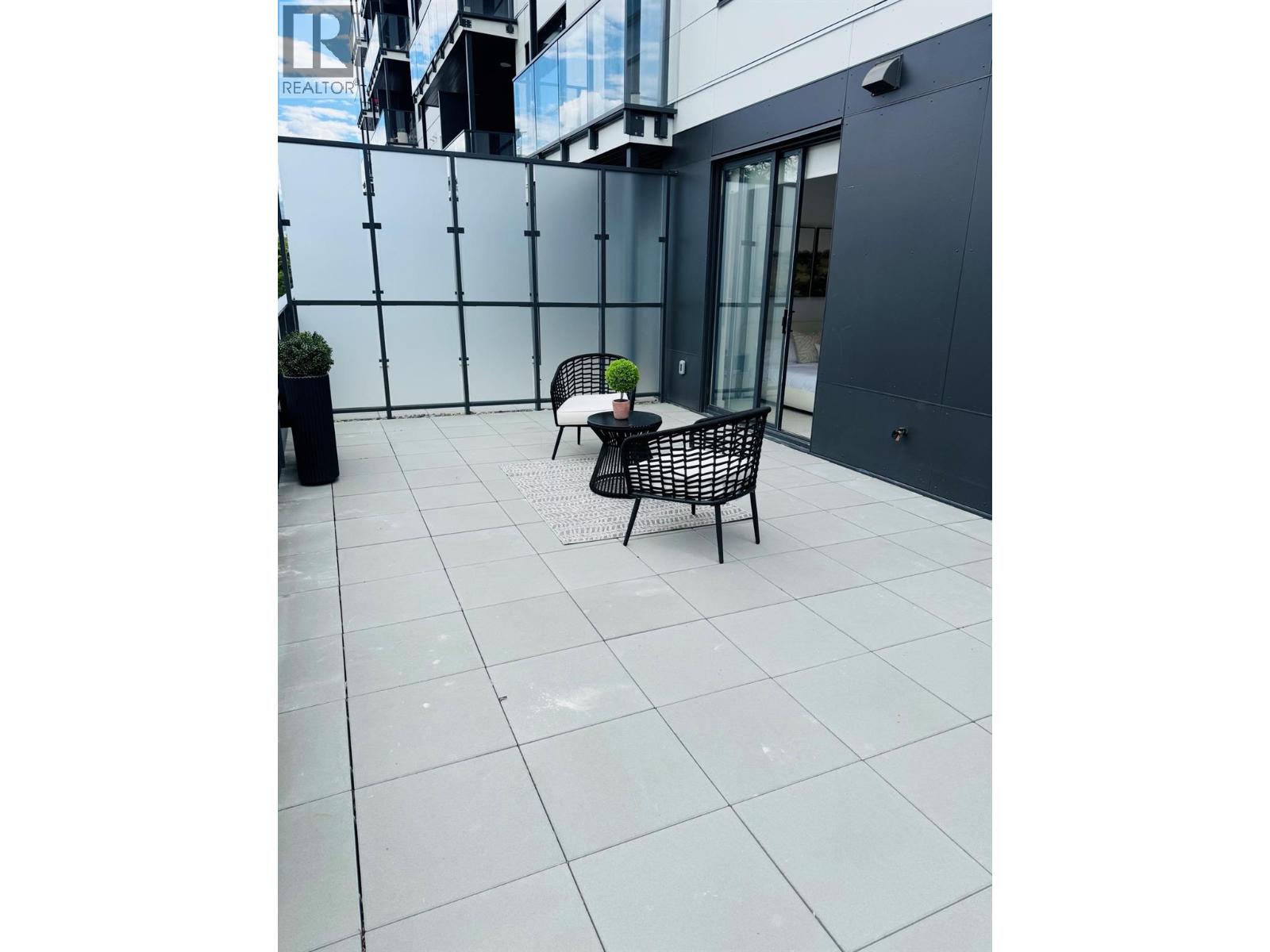 #203 3051 Abbott Street - 18