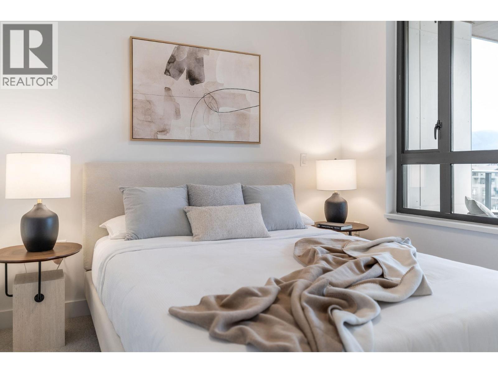 #203 3051 Abbott Street - 21