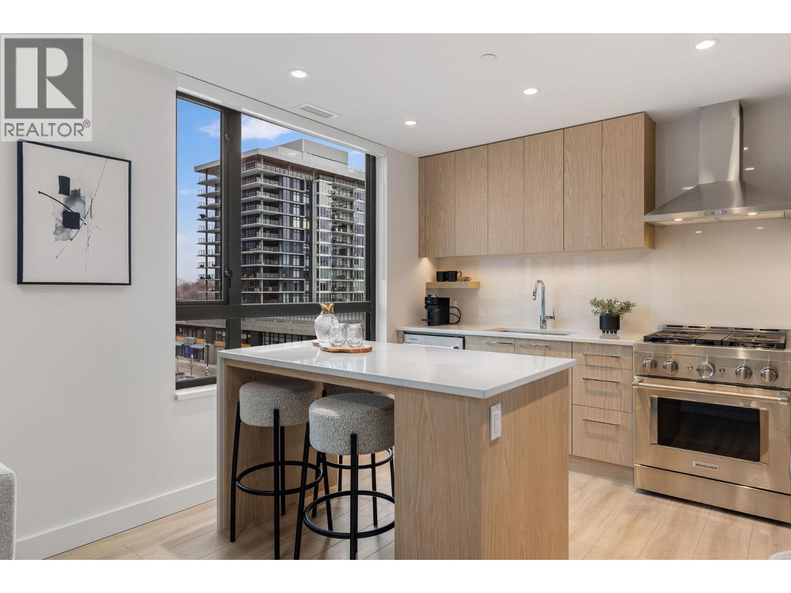 #203 3051 Abbott Street - 9
