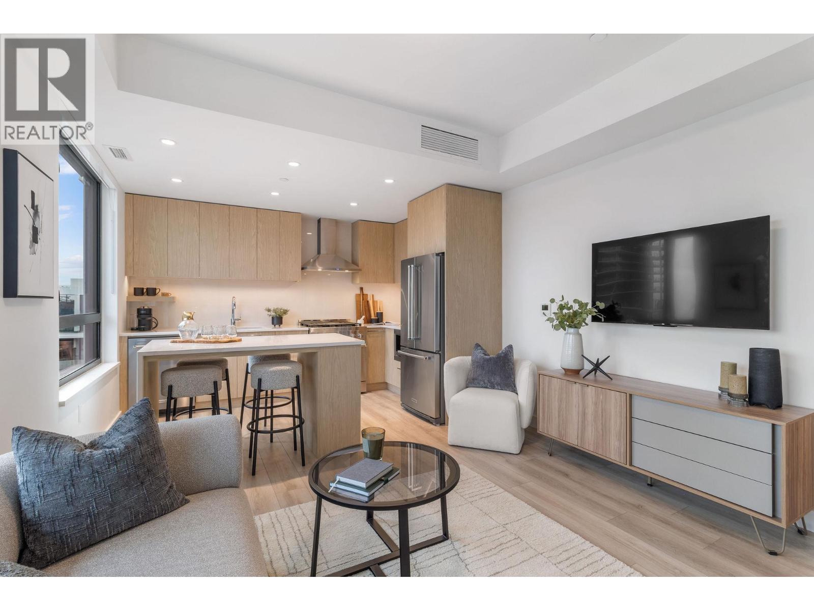 #203 3051 Abbott Street - 8