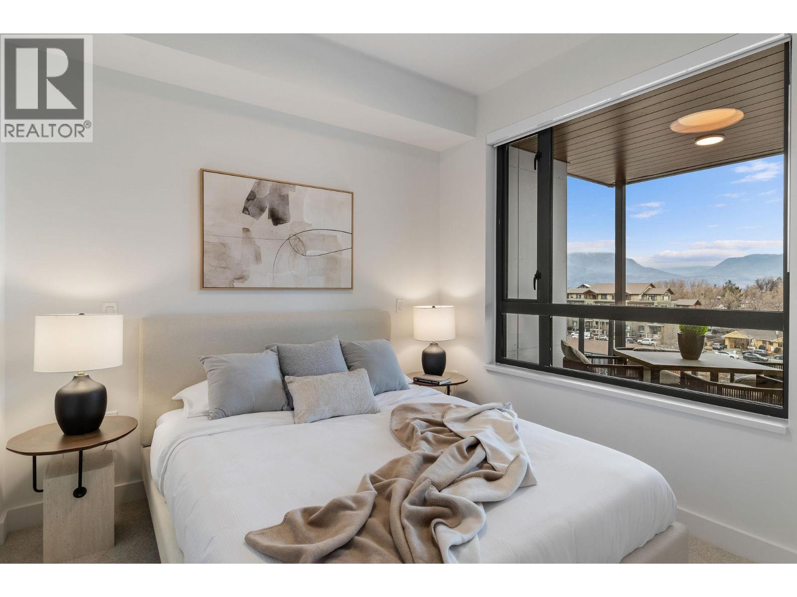 #203 3051 Abbott Street - 13