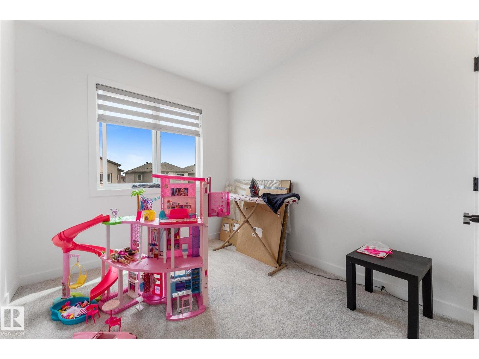 92 ELM ST - 27