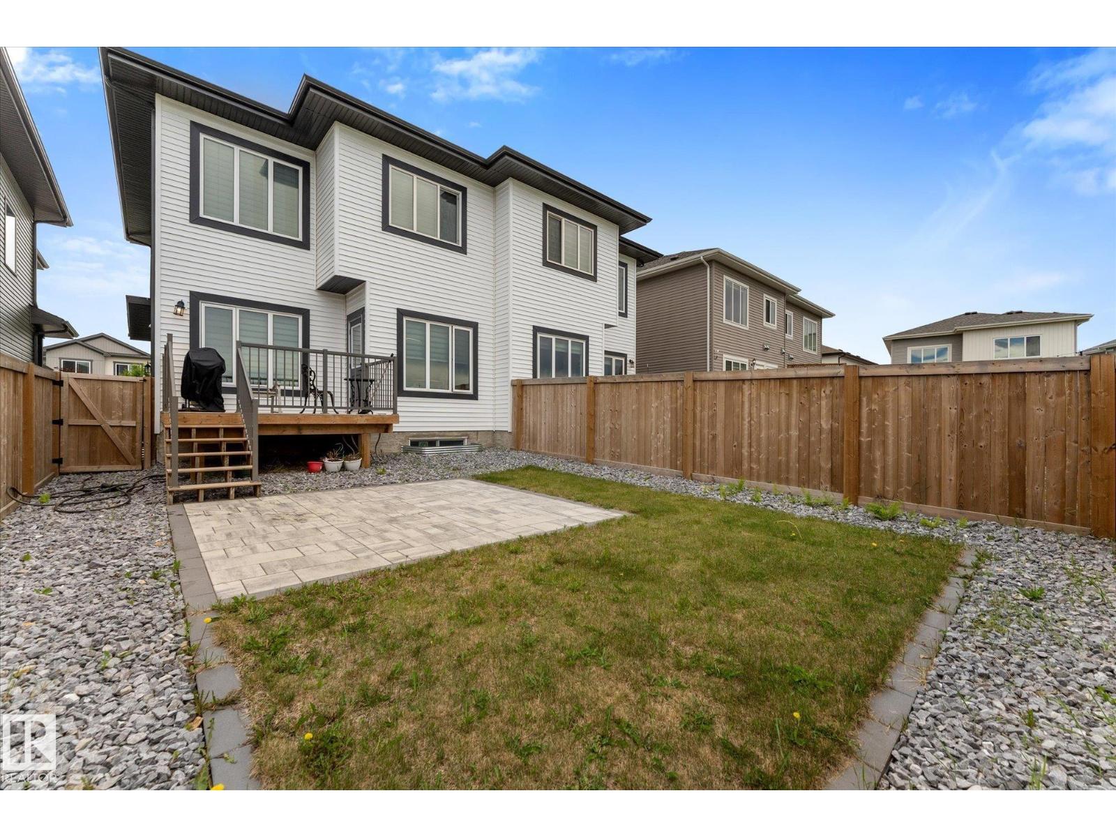 92 ELM ST - 36