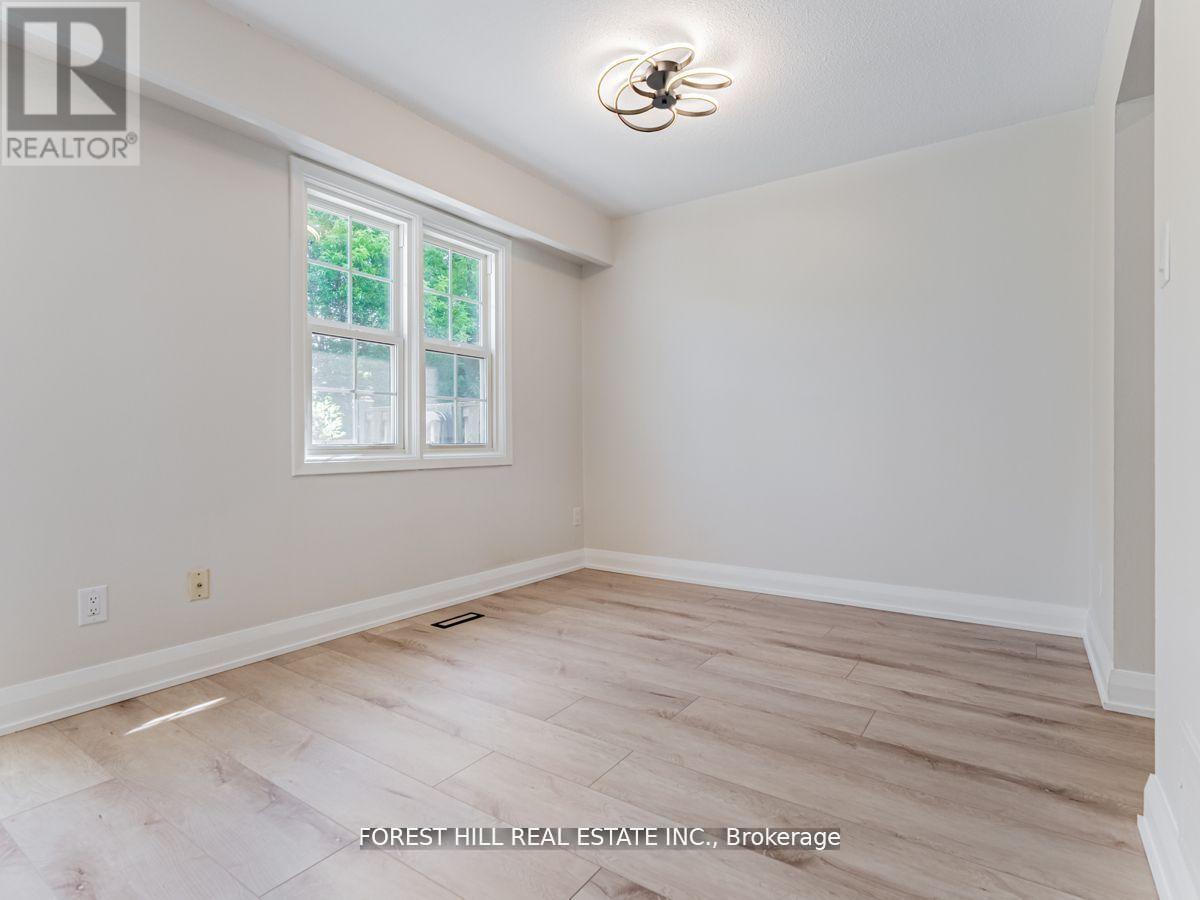 #37 2120 RATHBURN ROAD E - 18