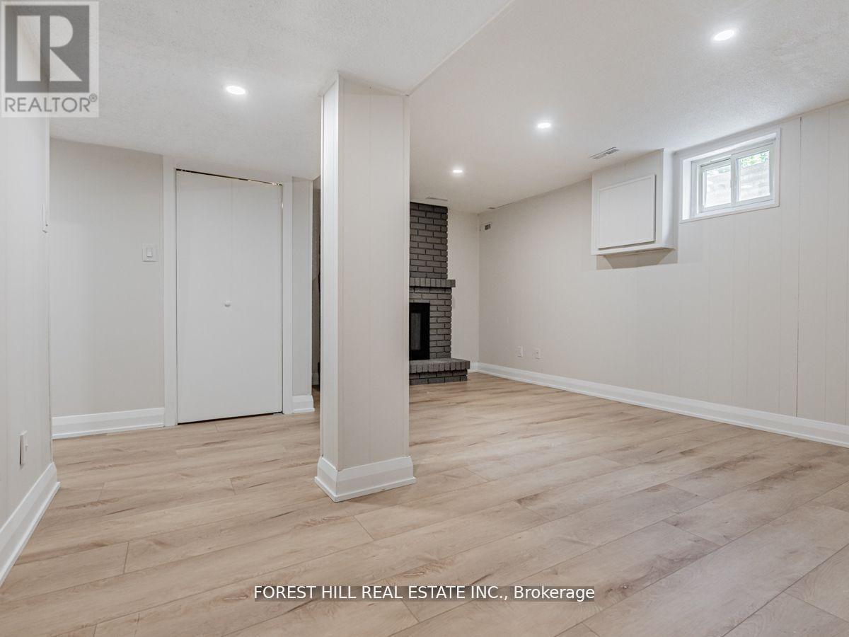 #37 2120 RATHBURN ROAD E - 20