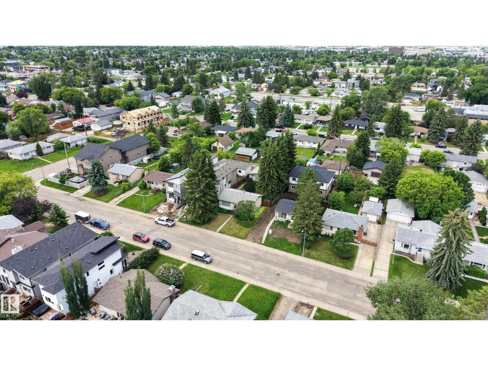 10924 154 ST NW - 15