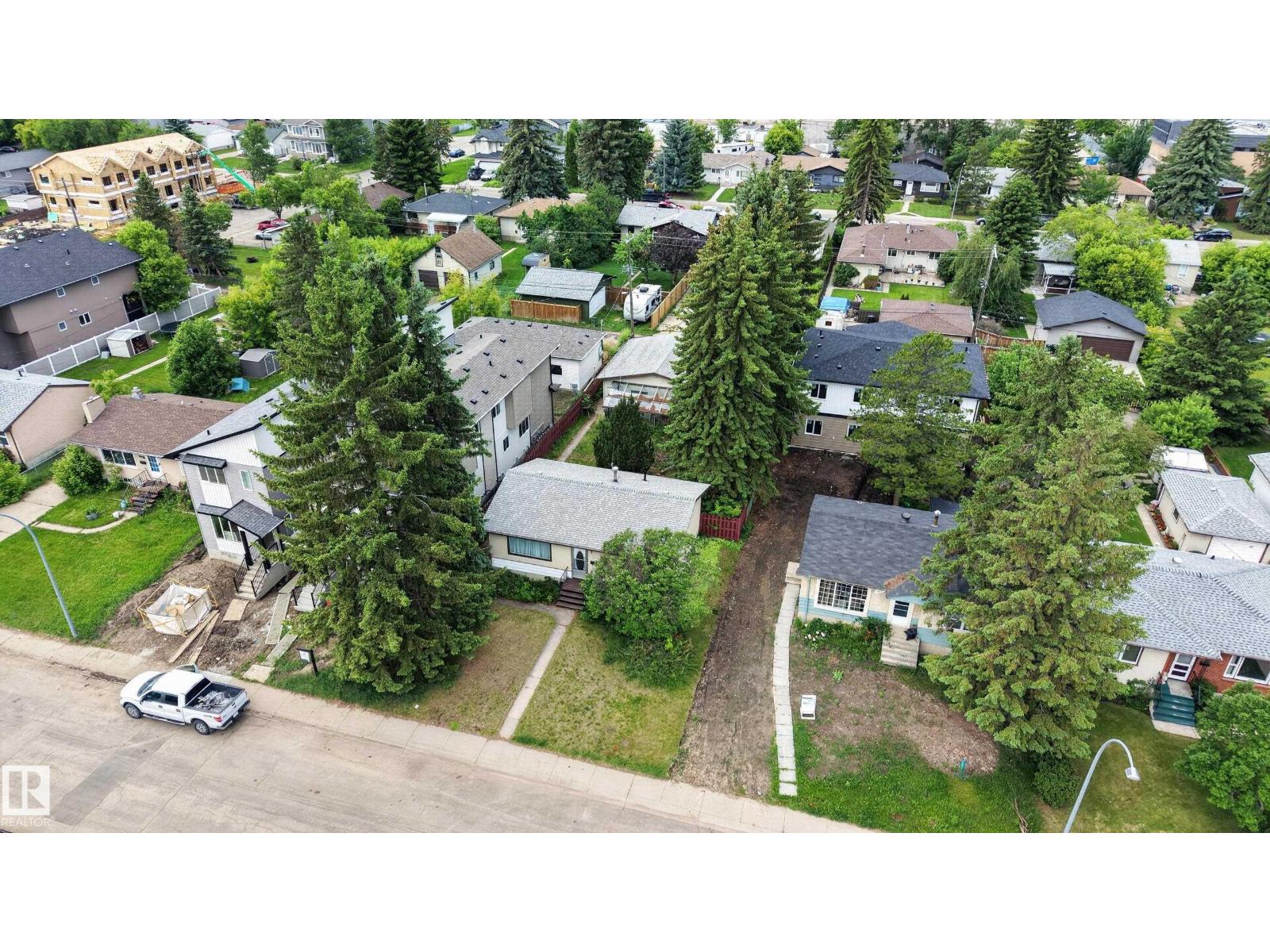 10924 154 ST NW - 17