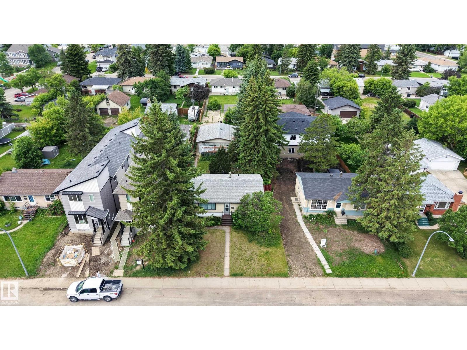 10924 154 ST NW - 18