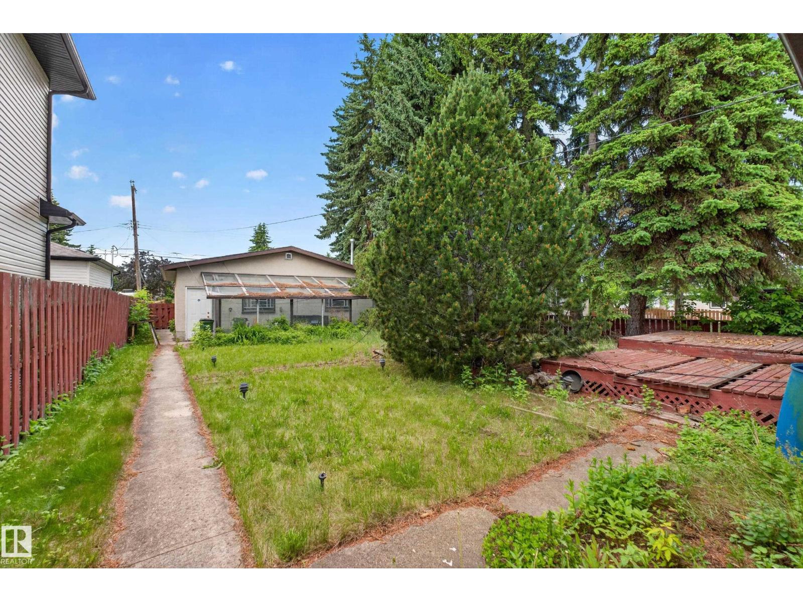 10924 154 ST NW - 21