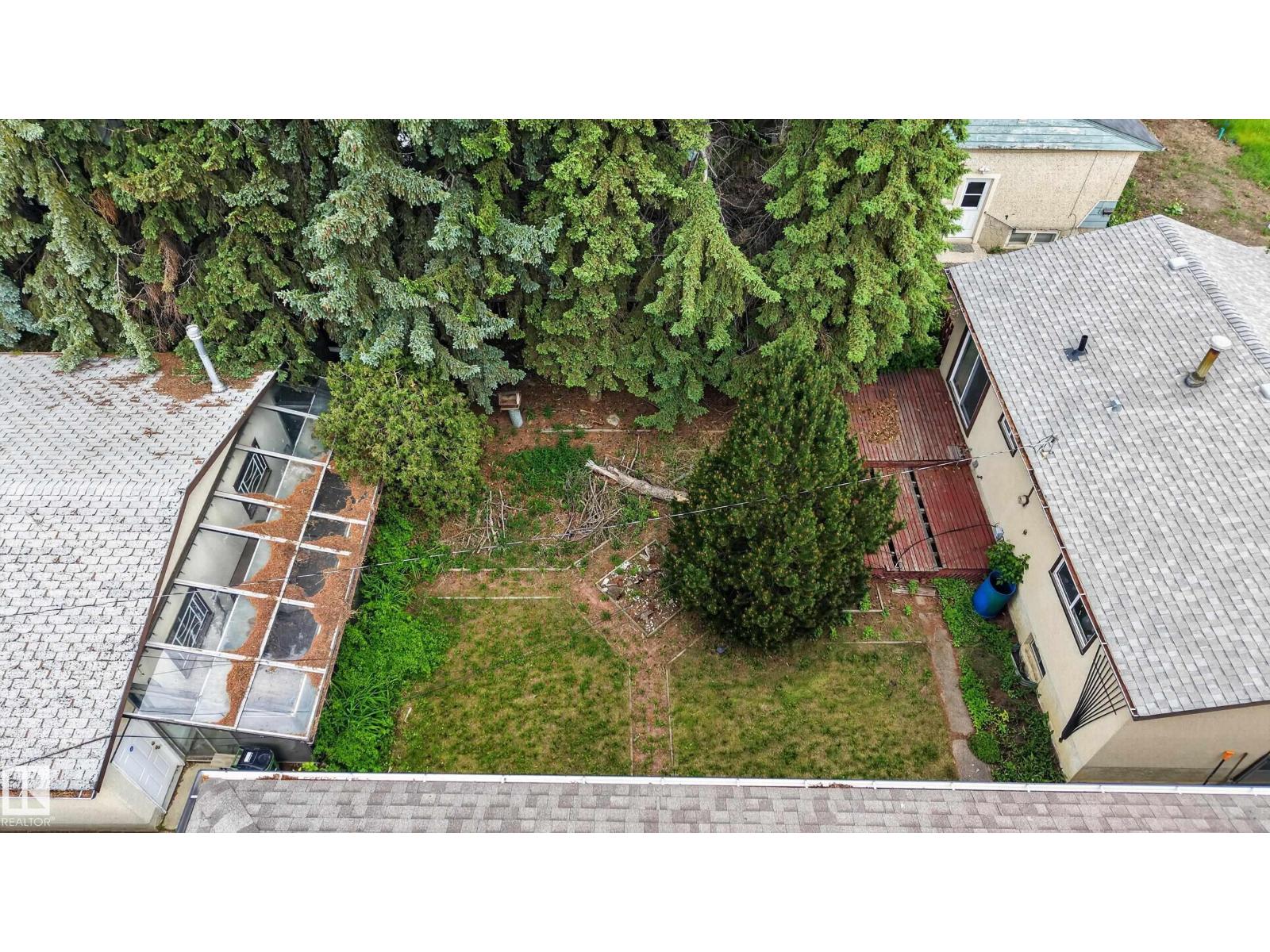 10924 154 ST NW - 9