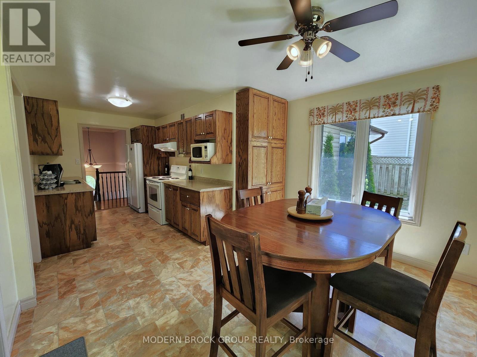 382 PEARL STREET W - 14