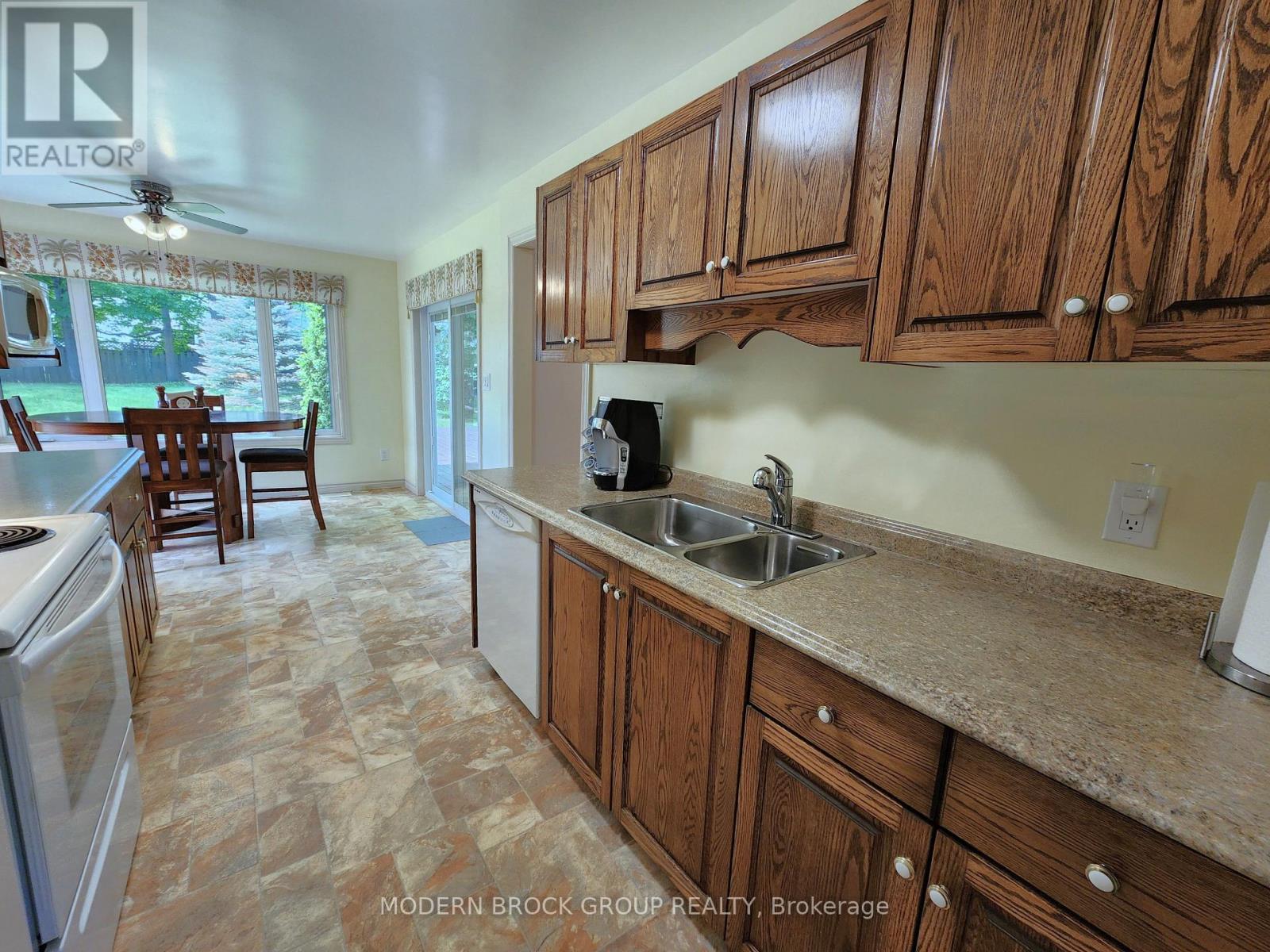 382 PEARL STREET W - 20