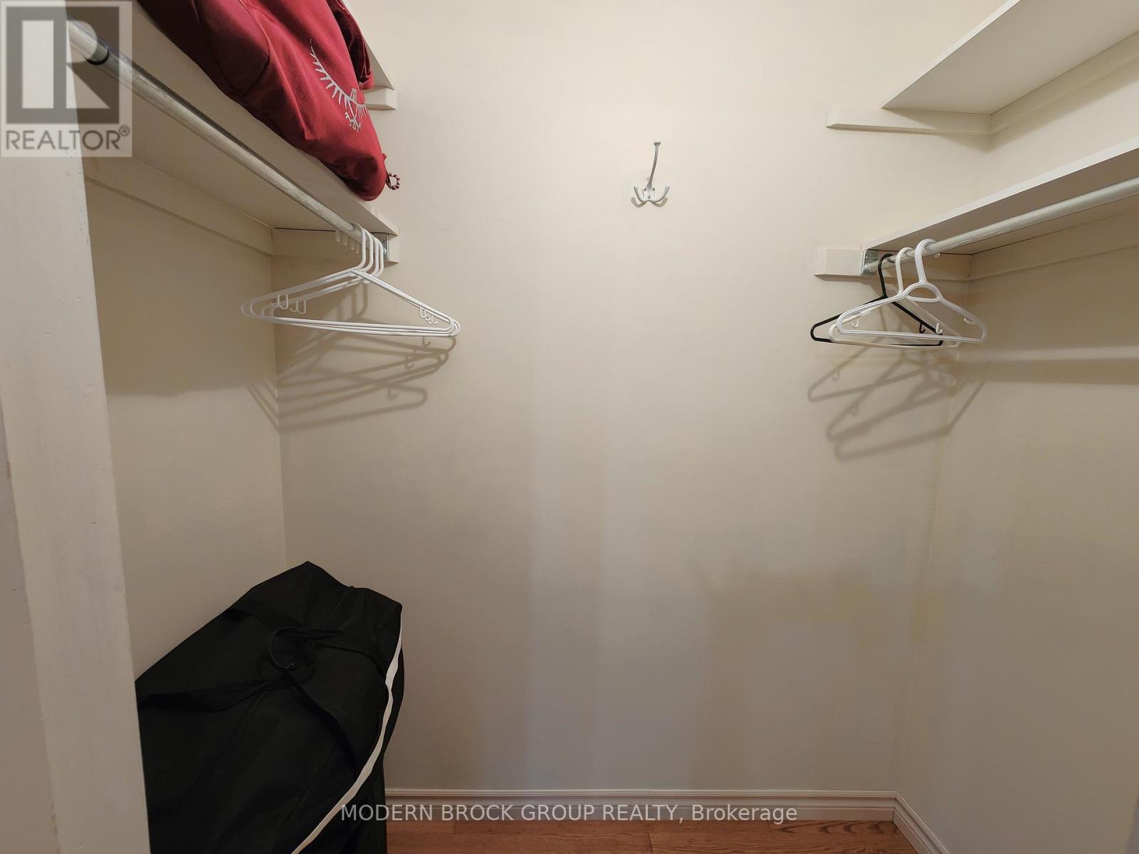 382 PEARL STREET W - 26