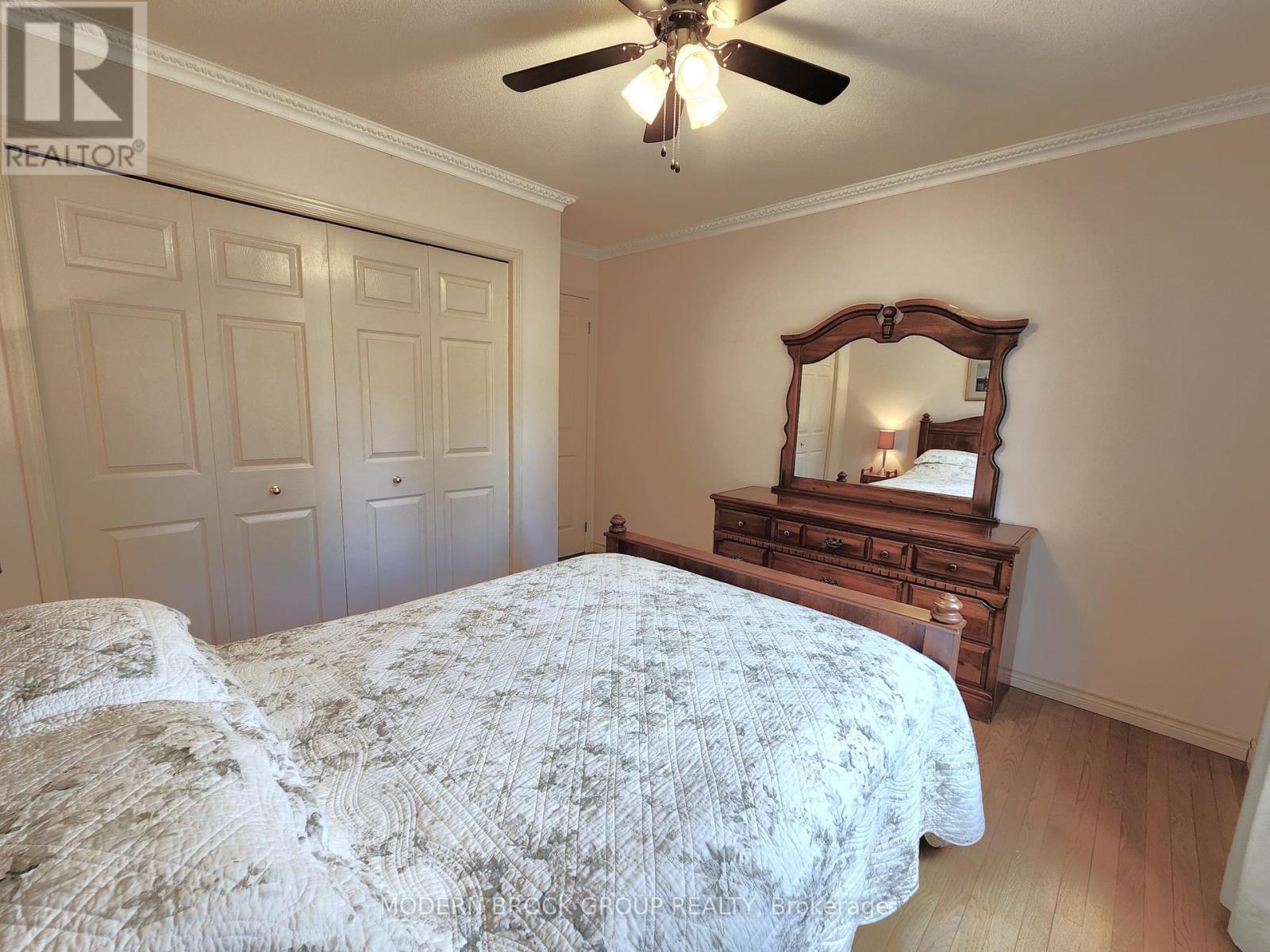 382 PEARL STREET W - 31