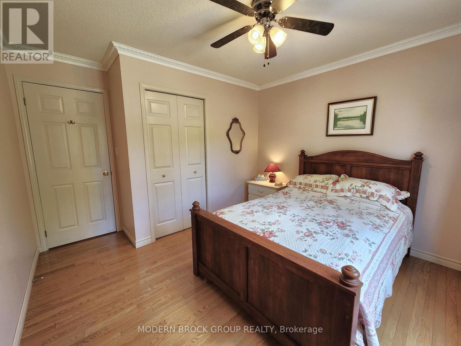 382 PEARL STREET W - 34