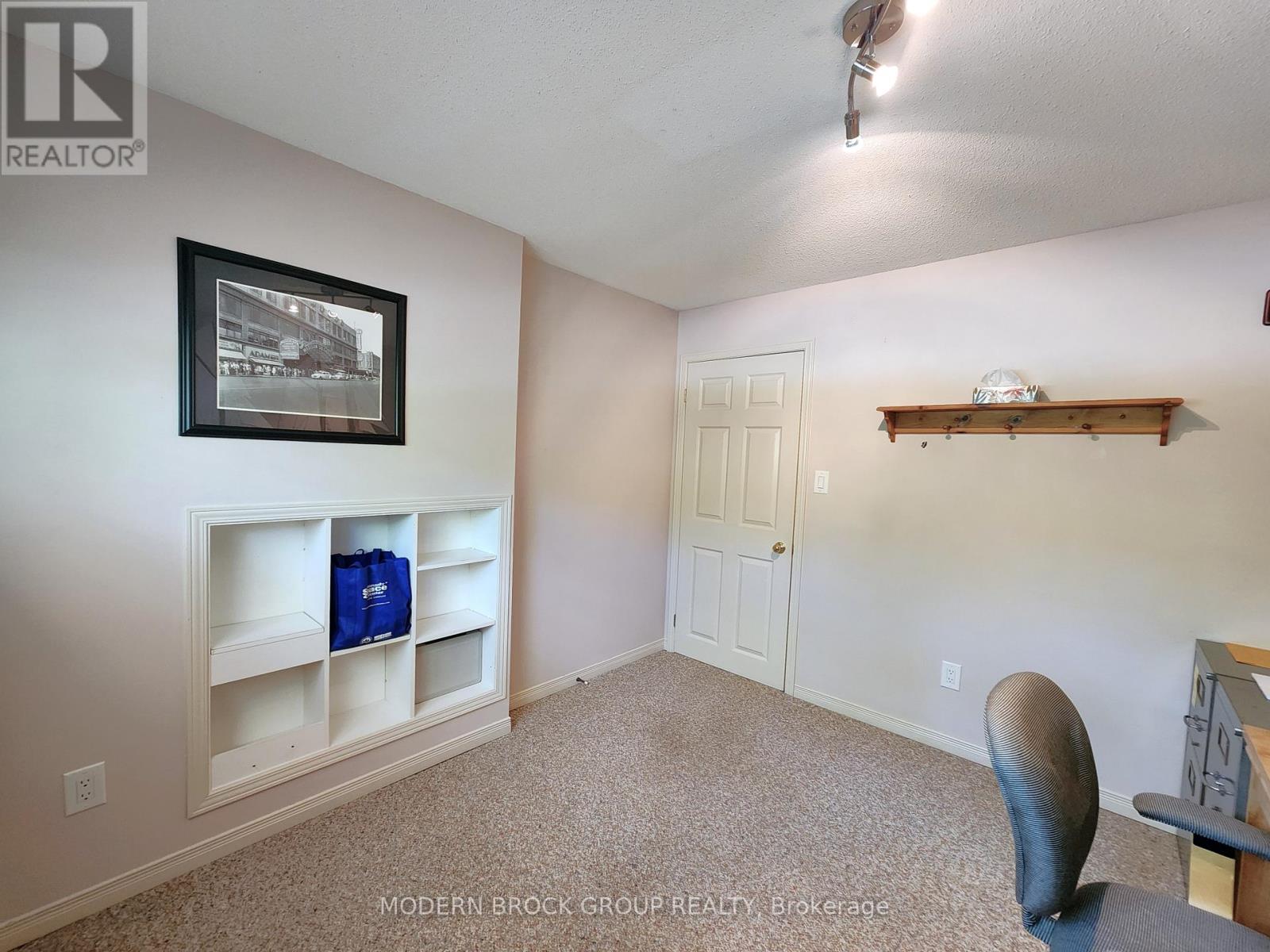 382 PEARL STREET W - 42