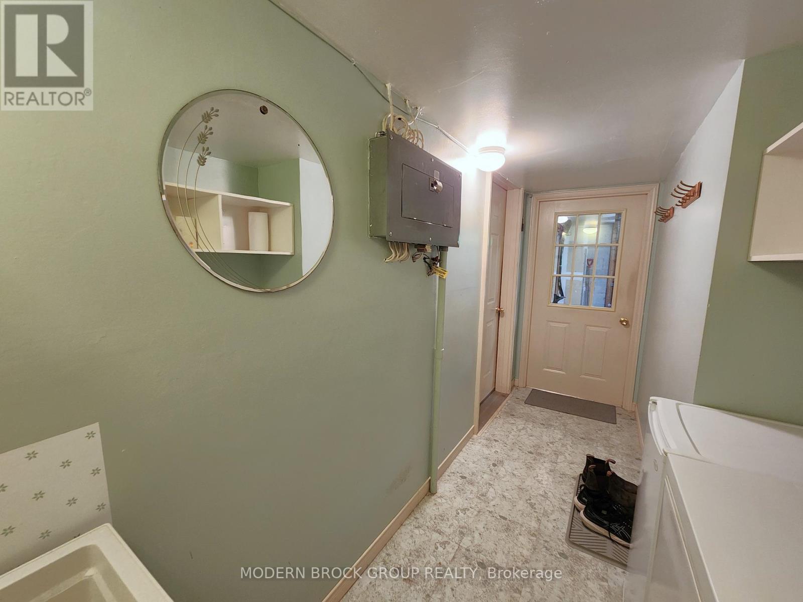 382 PEARL STREET W - 46