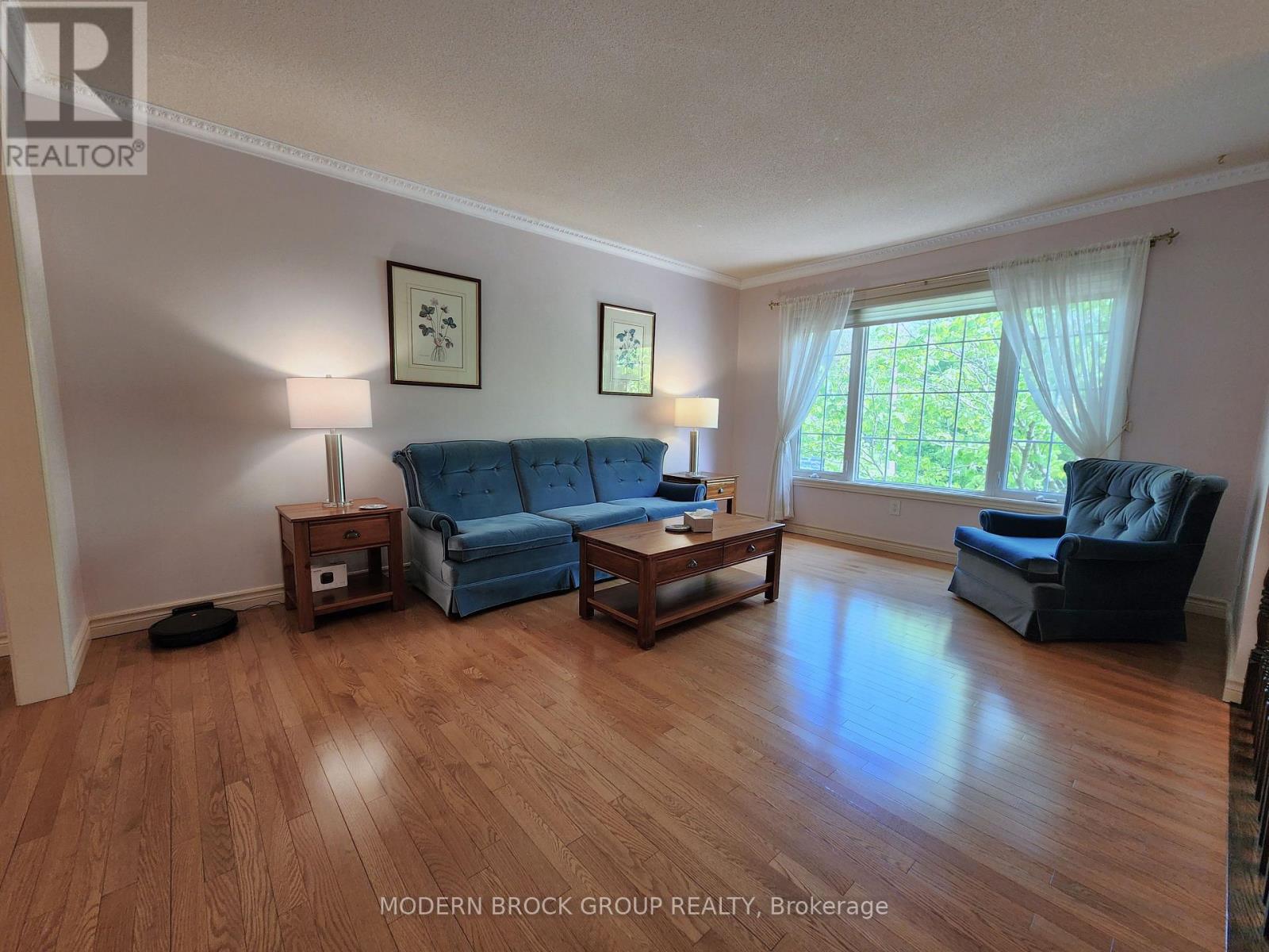 382 PEARL STREET W - 7