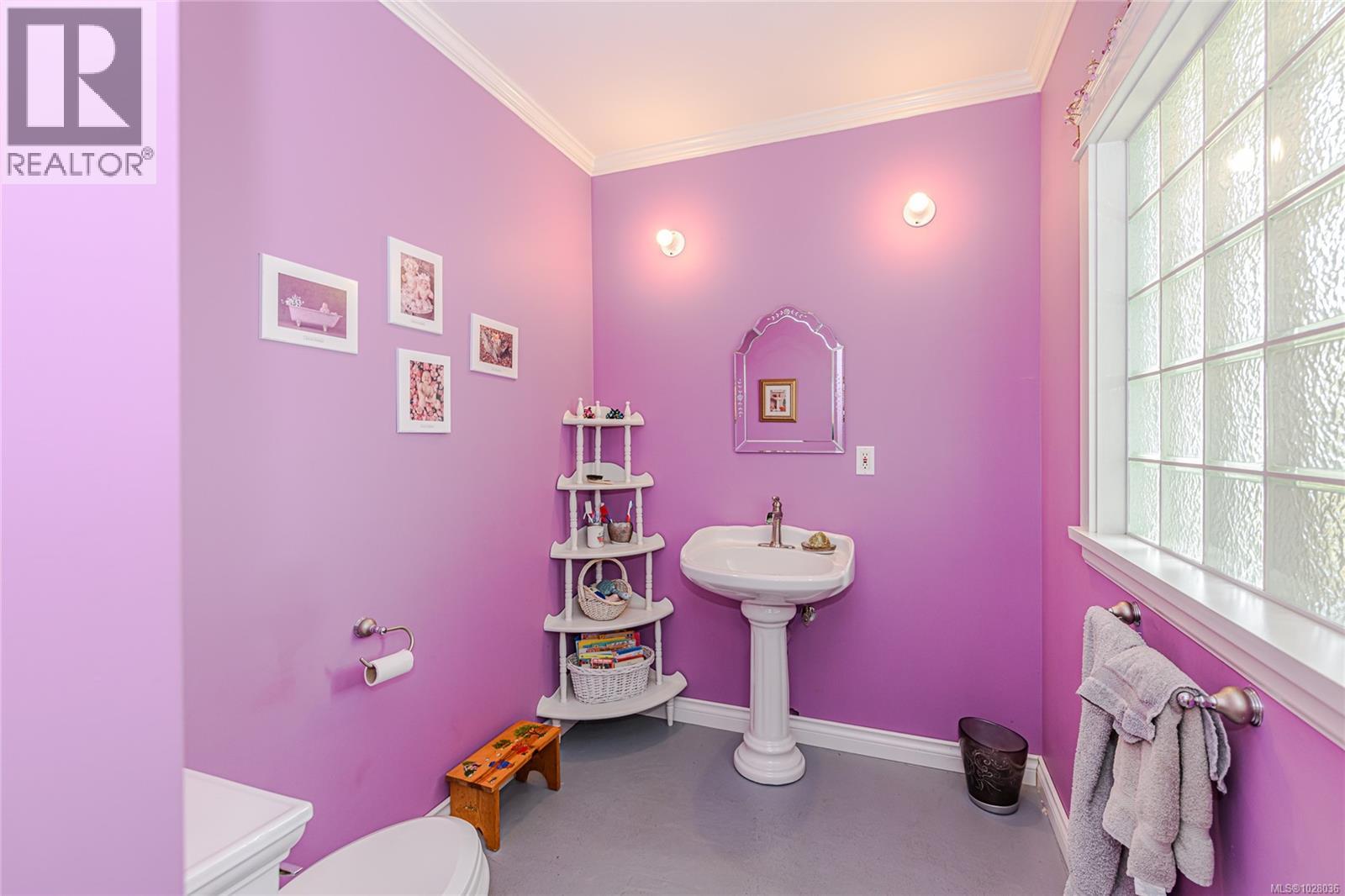 1832 Fulford-Ganges Rd - Image 24