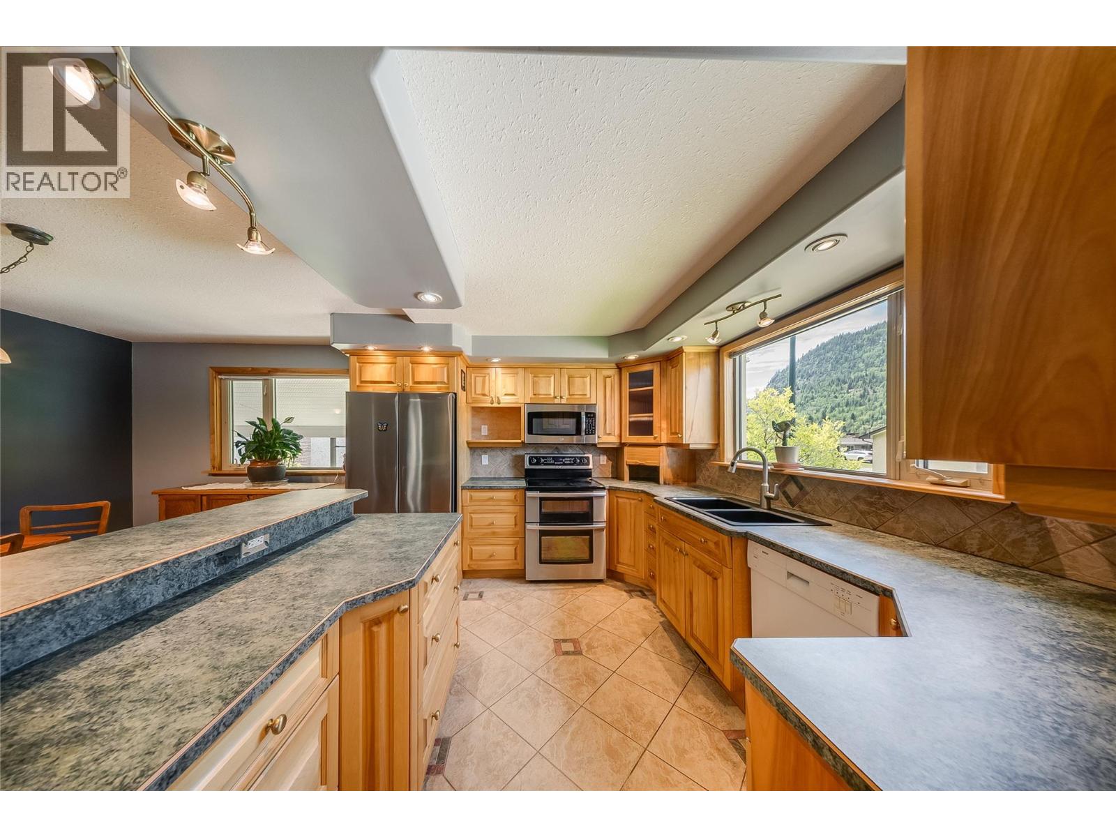 3651 Carnation Drive - 5