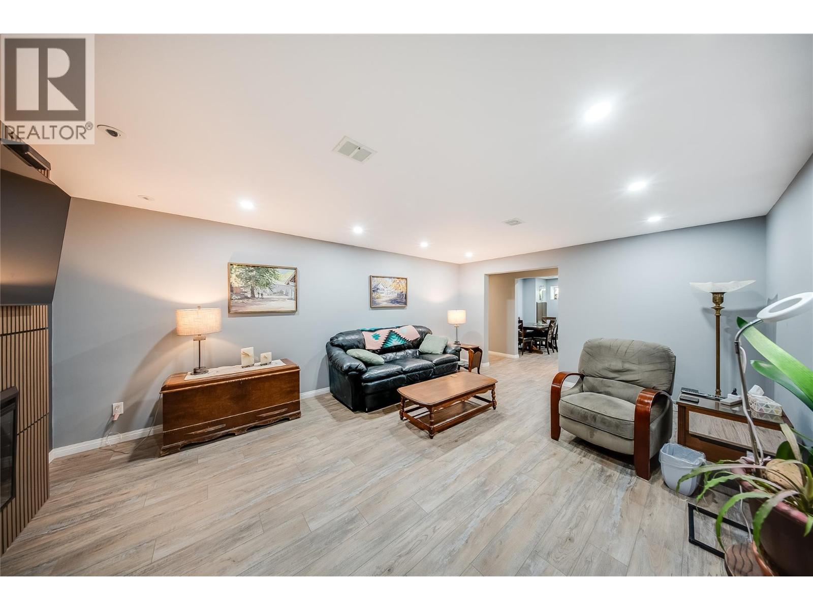 3651 Carnation Drive - 33