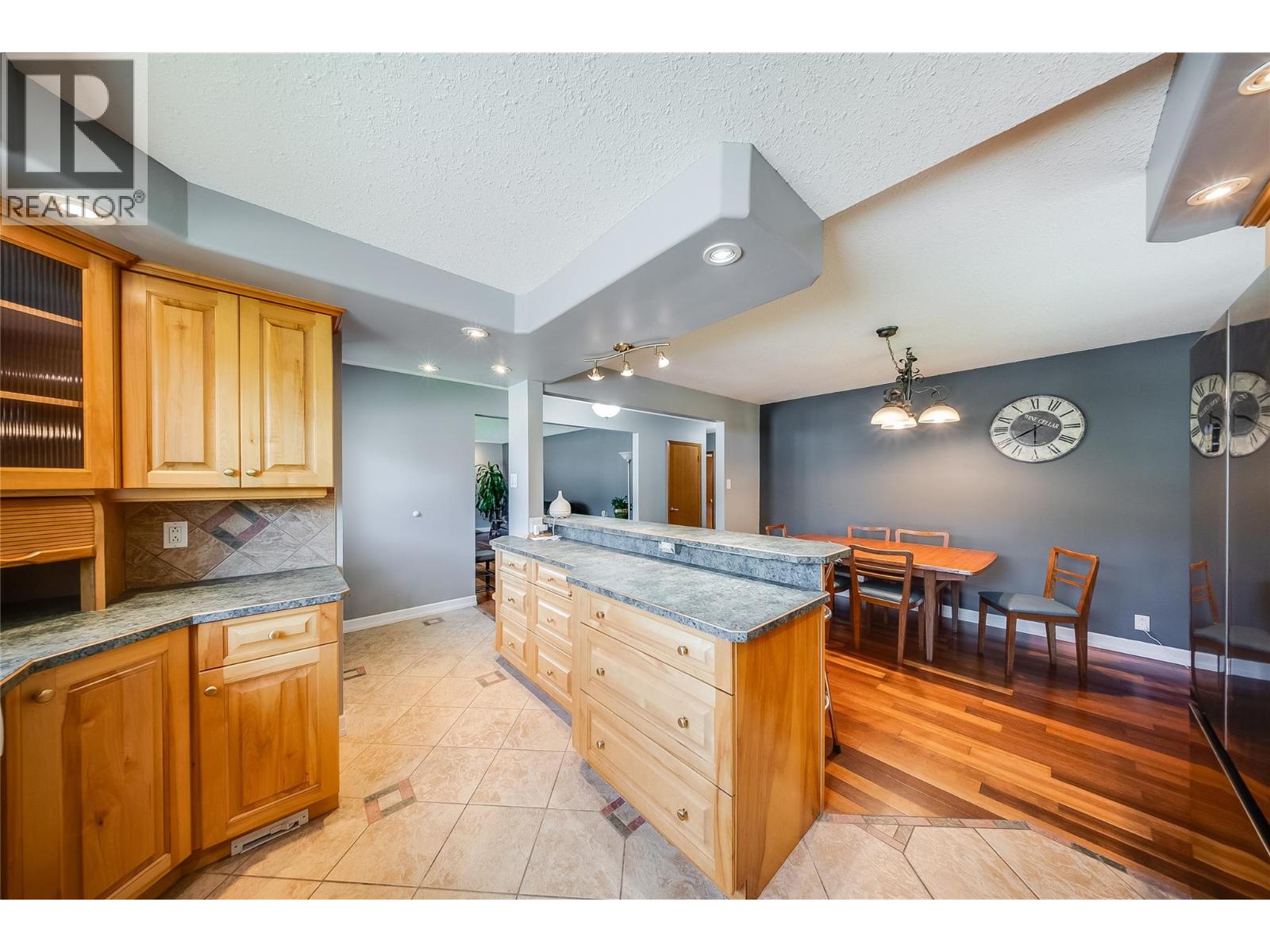 3651 Carnation Drive - 8