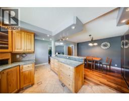 Kitchen - 3651 Carnation Drive, Trail, BC V1R2W5 Photo 8