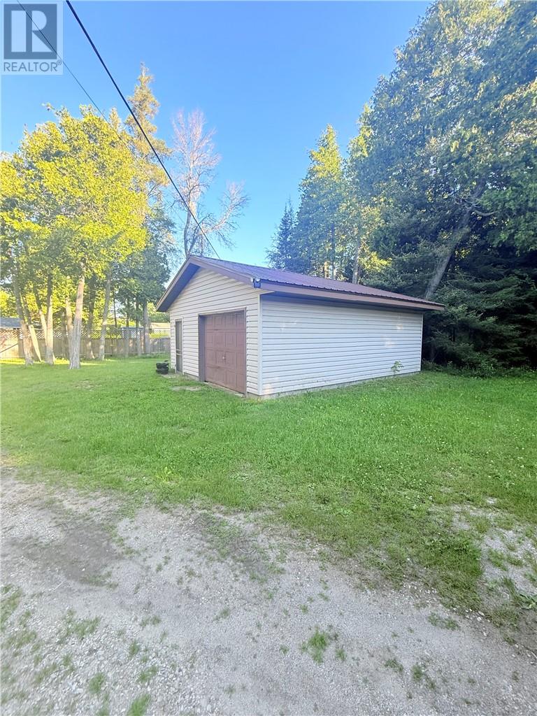 60 Leask Bay Shores - 14