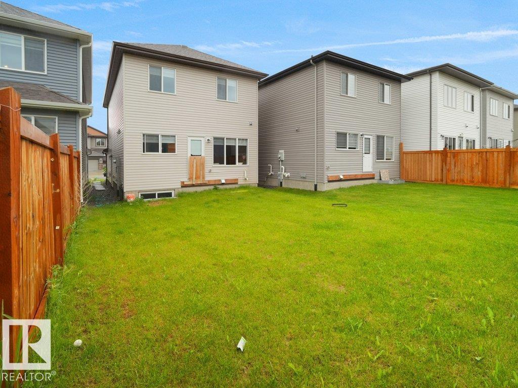 2039 13 AV NW — photo 6