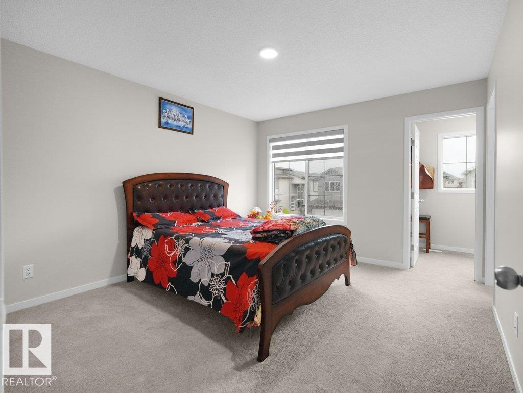 2039 13 AV NW — photo 33