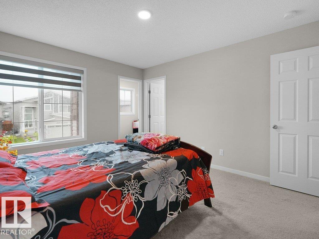 2039 13 AV NW — photo 35