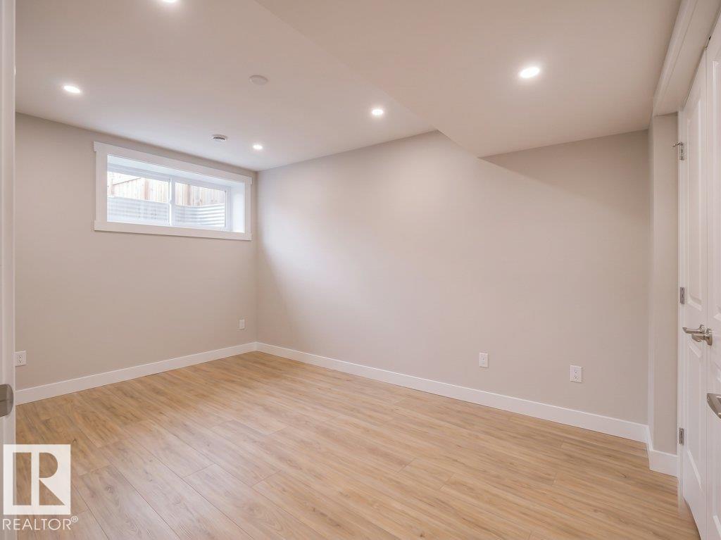 2039 13 AV NW — photo 43